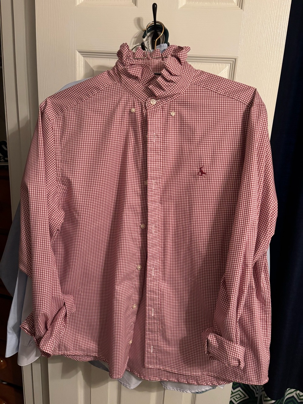 Remade Mens Red Gingham Button-Down Shirt B 23 L 27.5
Women’s large
